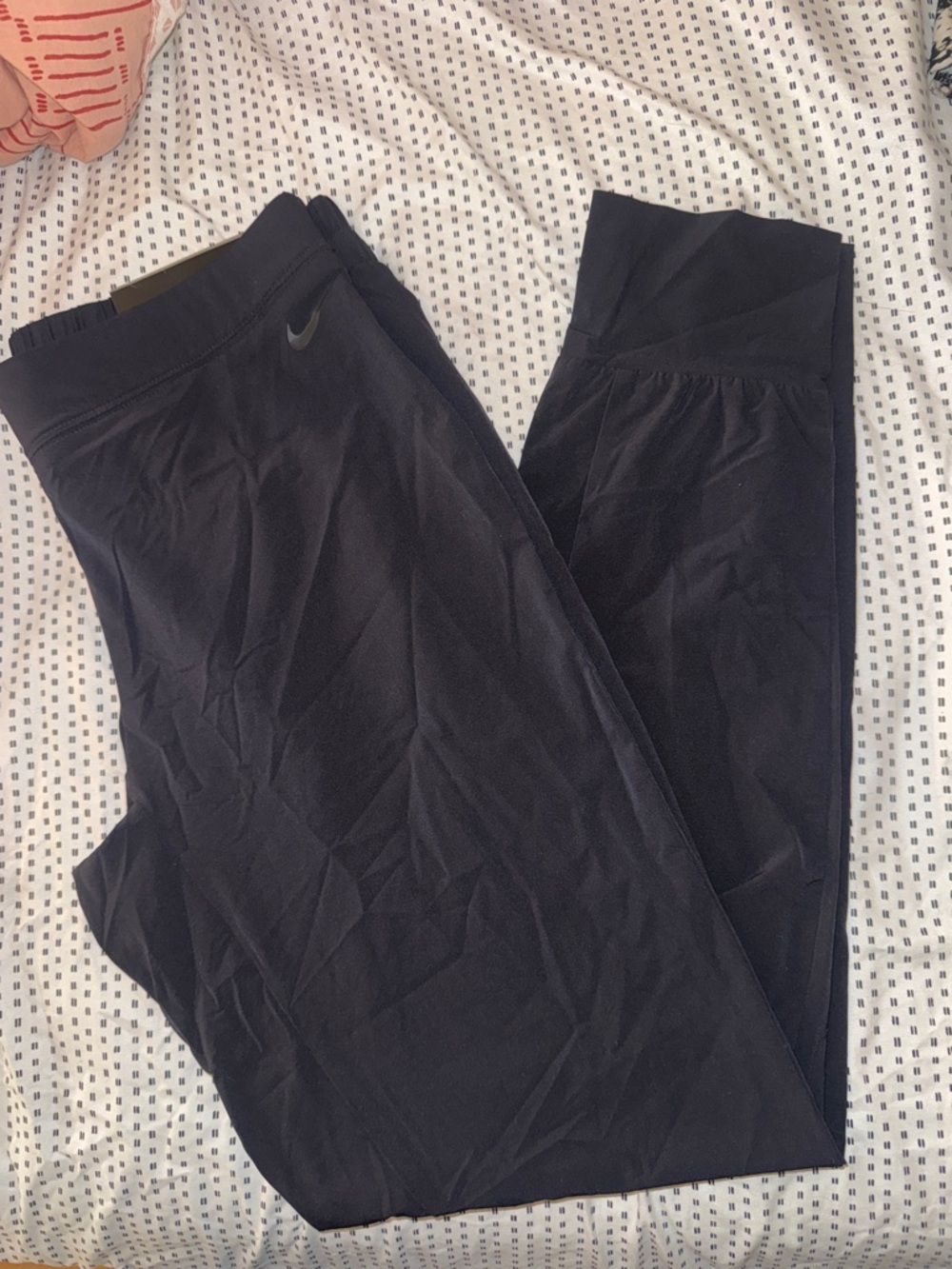 Nike Black High-Waist Performance Leggings with Reflective Swoosh